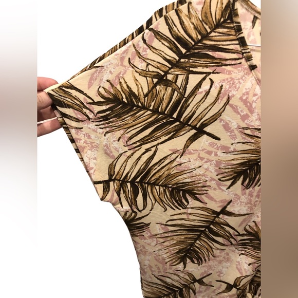 Lavish Size Large tie & button detail blouse coastal summer style cape sleeve - Picture 8 of 14